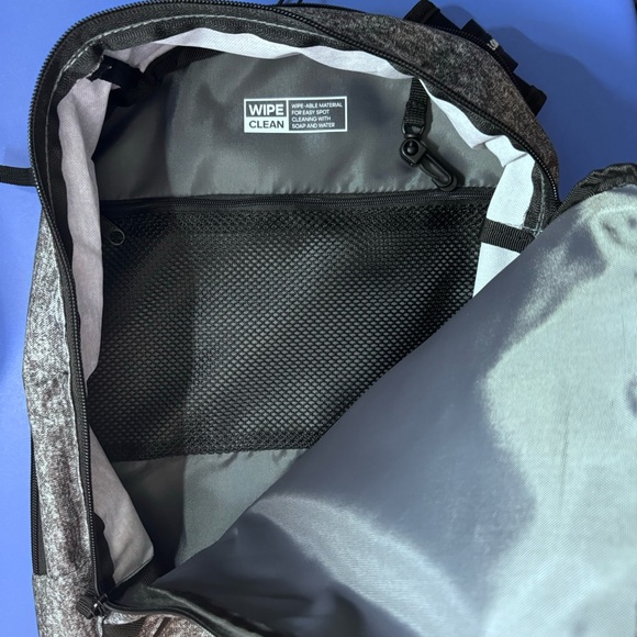 NWT Adidas Prime Sling Backpack Gray - Picture 4 of 5